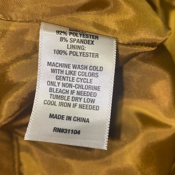 Biltmore Women’s Skirt Suede Size 12 Tan  Never Worn - Picture 7 of 7